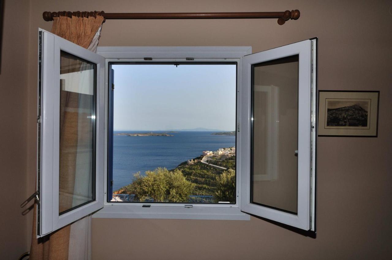 Sarris Planet Appartement Ermoupoli Buitenkant foto