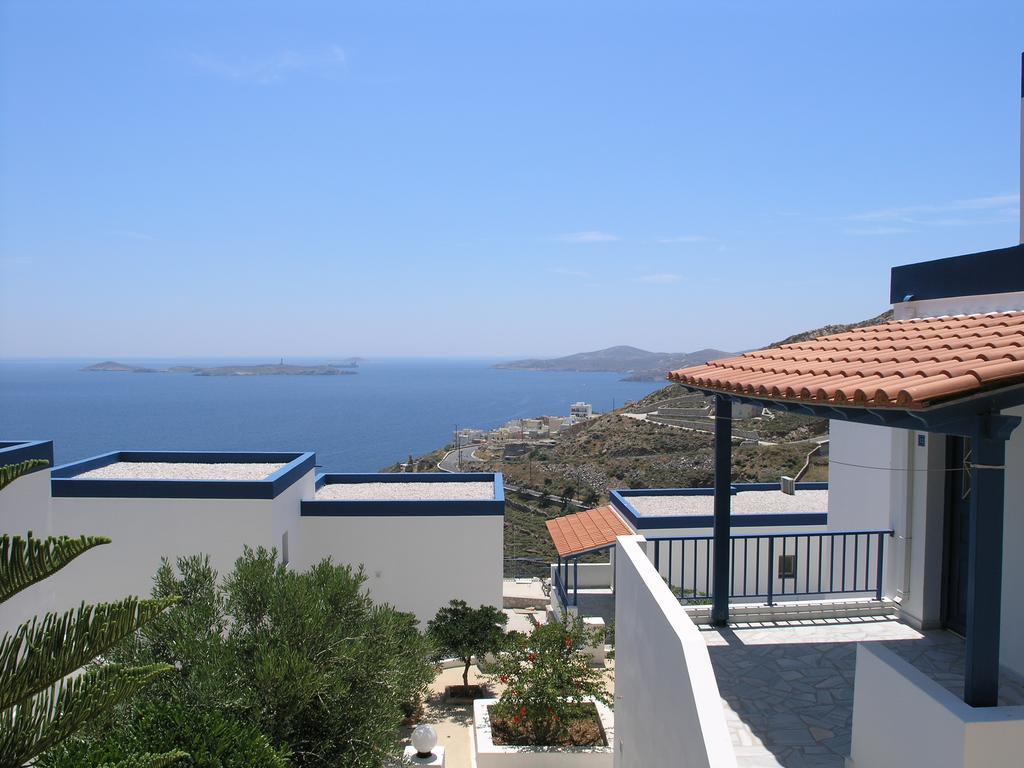 Sarris Planet Appartement Ermoupoli Buitenkant foto