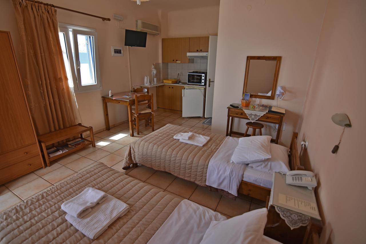 Sarris Planet Appartement Ermoupoli Buitenkant foto