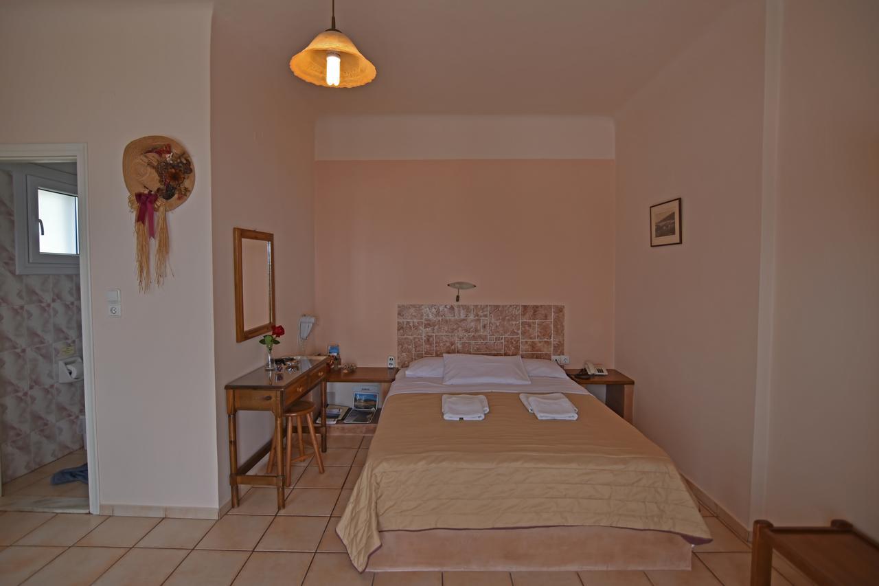 Sarris Planet Appartement Ermoupoli Buitenkant foto