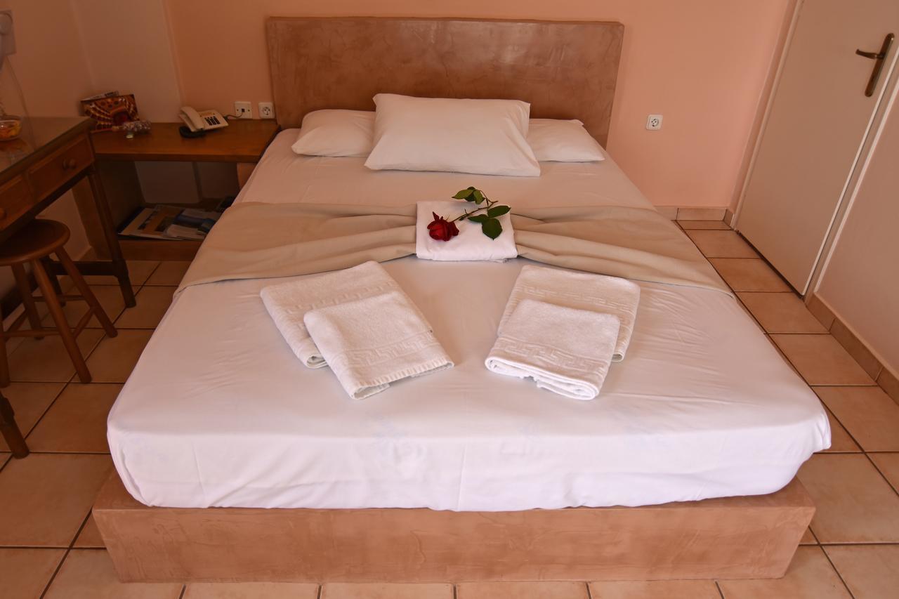 Sarris Planet Appartement Ermoupoli Buitenkant foto