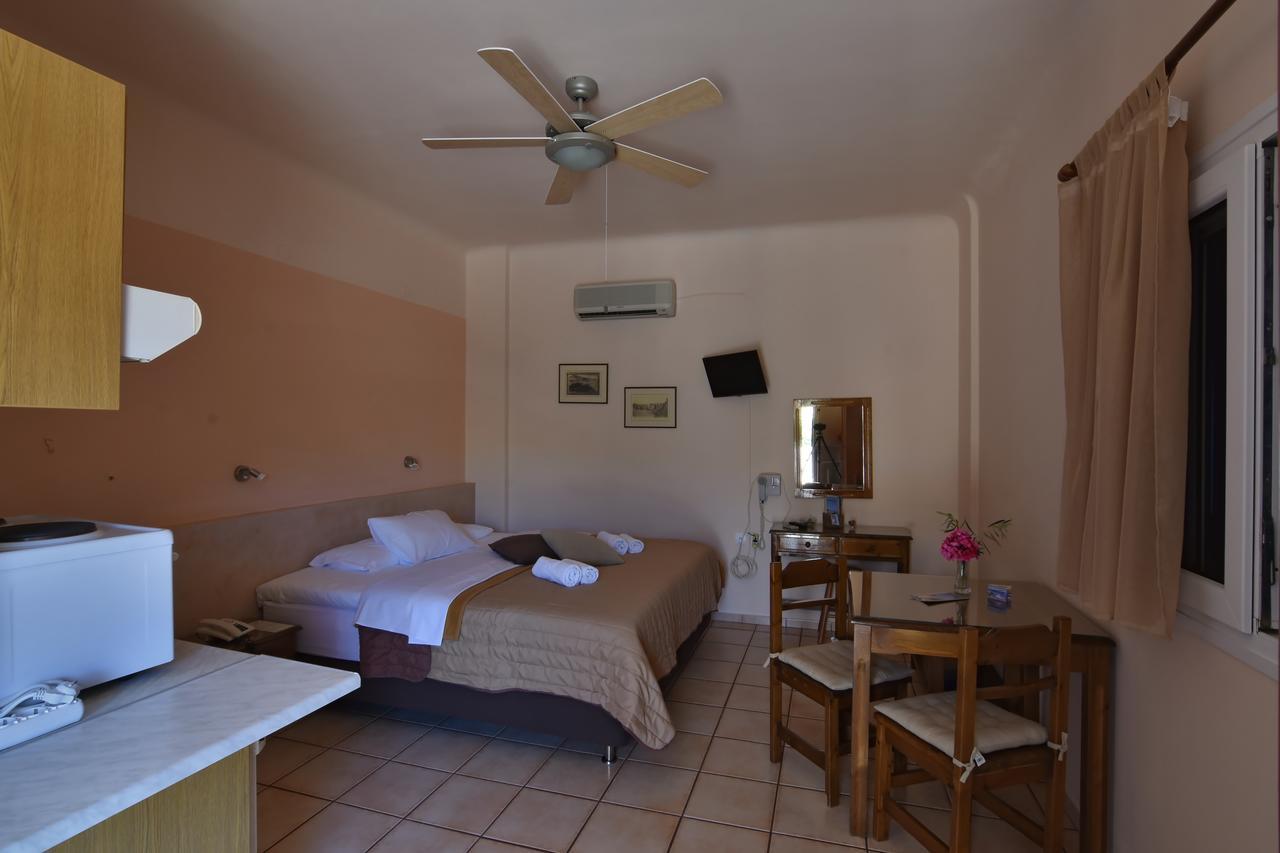 Sarris Planet Appartement Ermoupoli Buitenkant foto