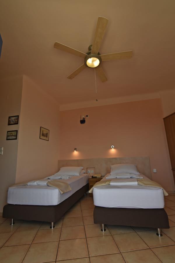 Sarris Planet Appartement Ermoupoli Buitenkant foto