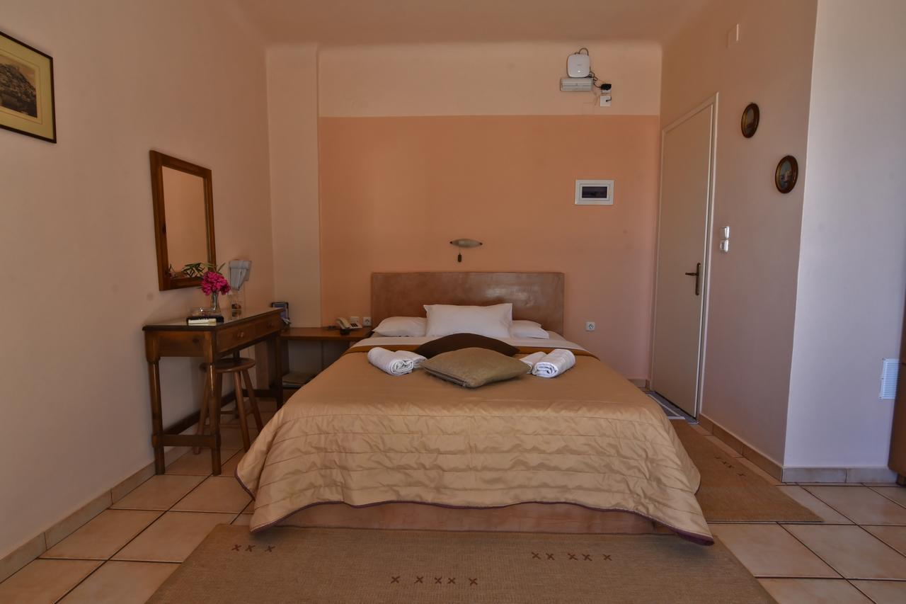Sarris Planet Appartement Ermoupoli Buitenkant foto