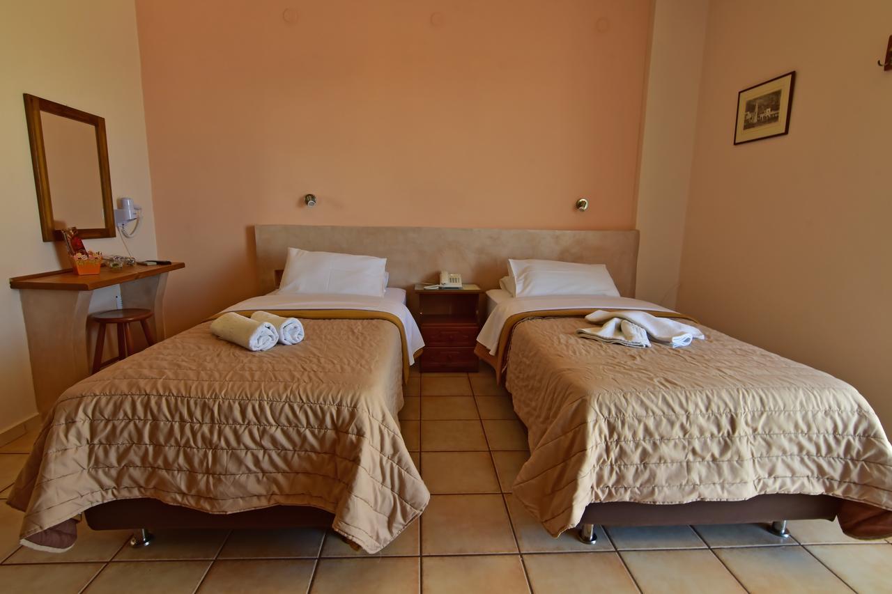 Sarris Planet Appartement Ermoupoli Buitenkant foto