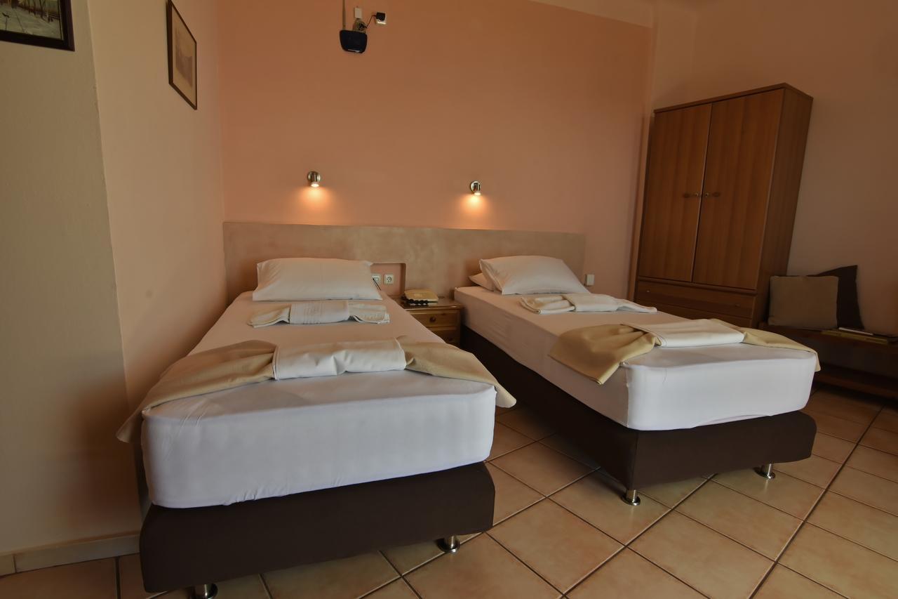 Sarris Planet Appartement Ermoupoli Buitenkant foto